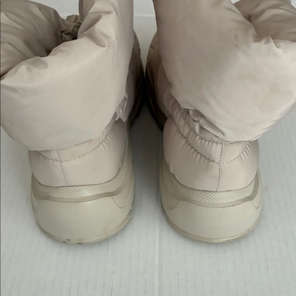 H&M Padded Trainer Puffer Pillow Boots Beige Cream SZ 7  (38)  Like new!